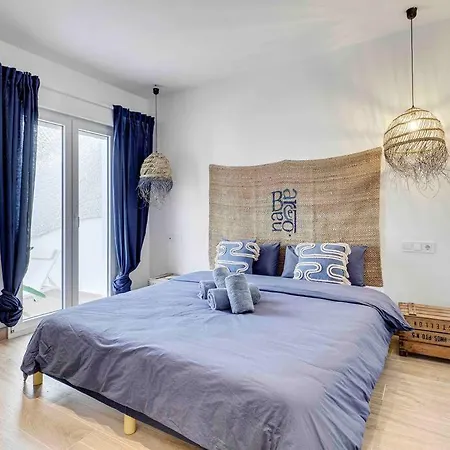 Casa Mandarina: 4 Bedrooms - 2 Terraces - Parking Holiday home L'Hospitalet de Llobregat