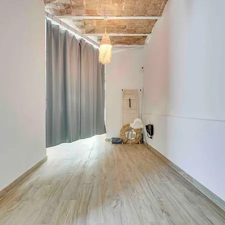 Holiday home Casa Mandarina: 4 Bedrooms - 2 Terraces - Parking L'Hospitalet de Llobregat