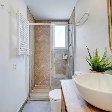 Holiday home Casa Mandarina: 4 Bedrooms - 2 Terraces - Parking L'Hospitalet de Llobregat